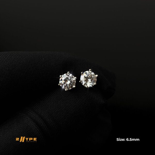 Iced Round Stud Earrings 6 Claws - Image 2