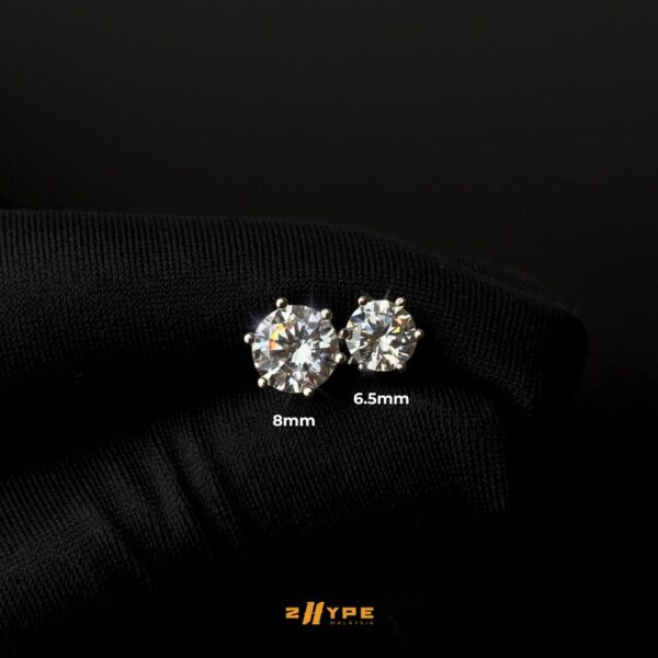 Iced Round Stud Earrings 6 Claws - Image 4