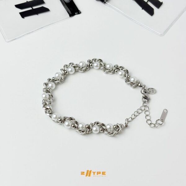 Helix Pearl Bracelet