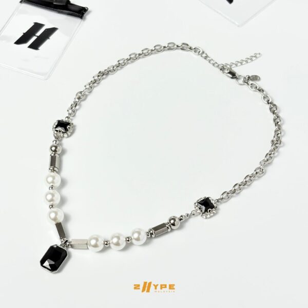 Onyx Pearl Necklace